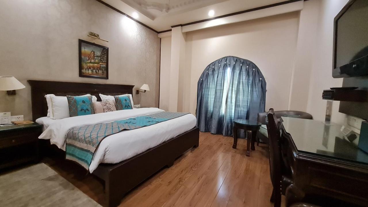 Hotel Diplomat Residency Ню Делхи Екстериор снимка
