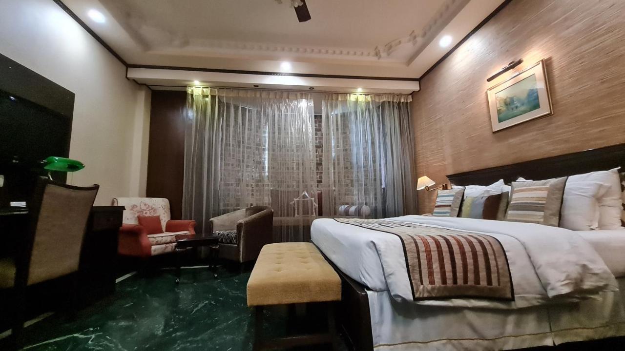 Hotel Diplomat Residency Ню Делхи Екстериор снимка
