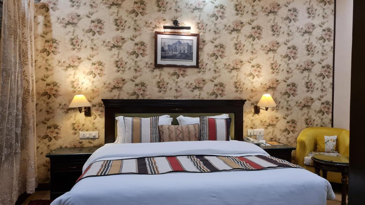 Hotel Diplomat Residency Ню Делхи Екстериор снимка