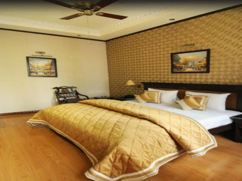 Hotel Diplomat Residency Ню Делхи Екстериор снимка