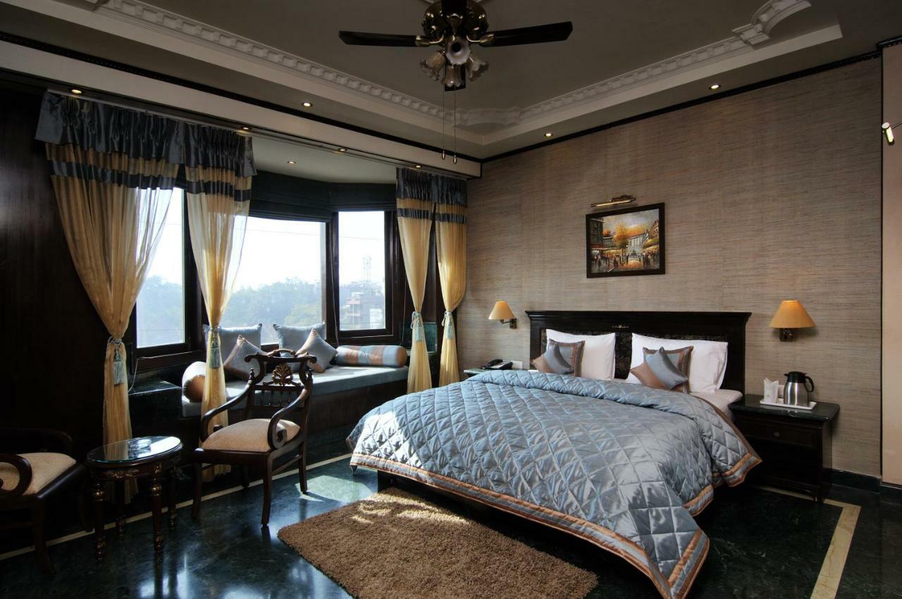 Hotel Diplomat Residency Ню Делхи Екстериор снимка